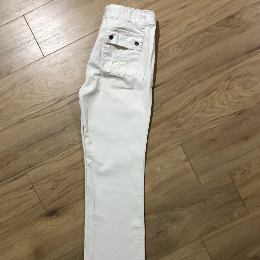 Women’s size 25 white pants- straight fit